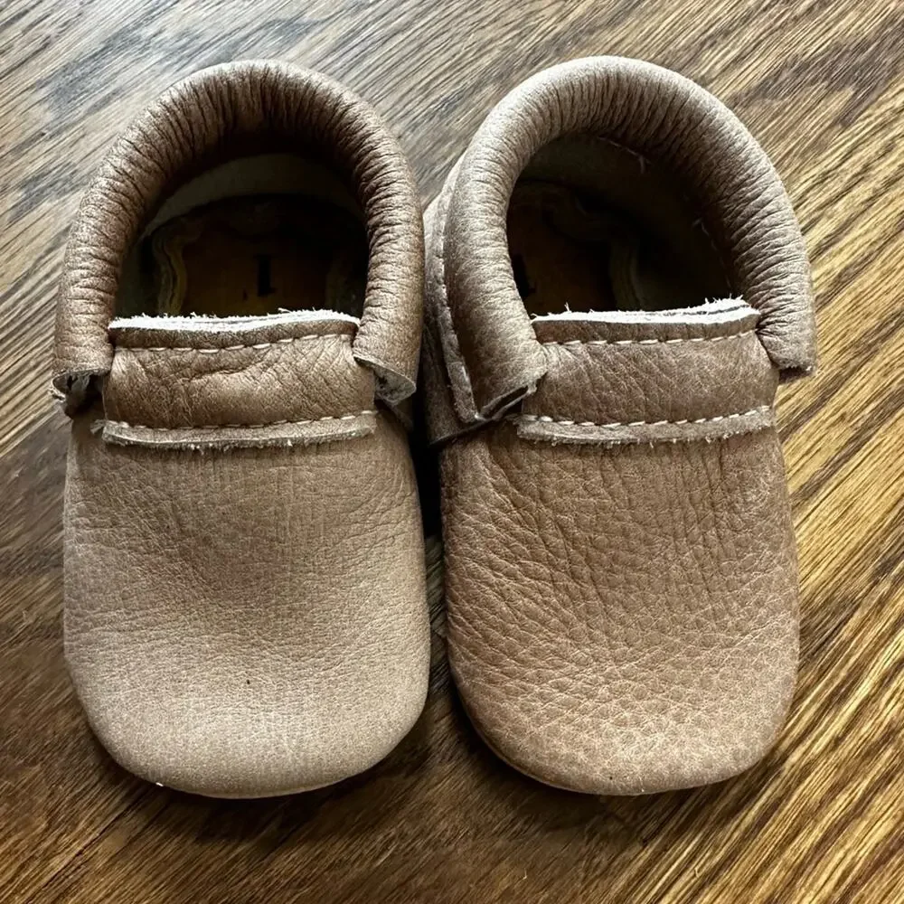 Nomies leather baby booties, NWT, tan size 1